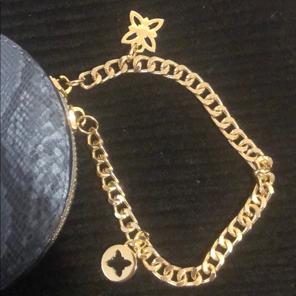 BCBGeneration Faux Snakeskin Zip Wallet - Picture 3 of 8